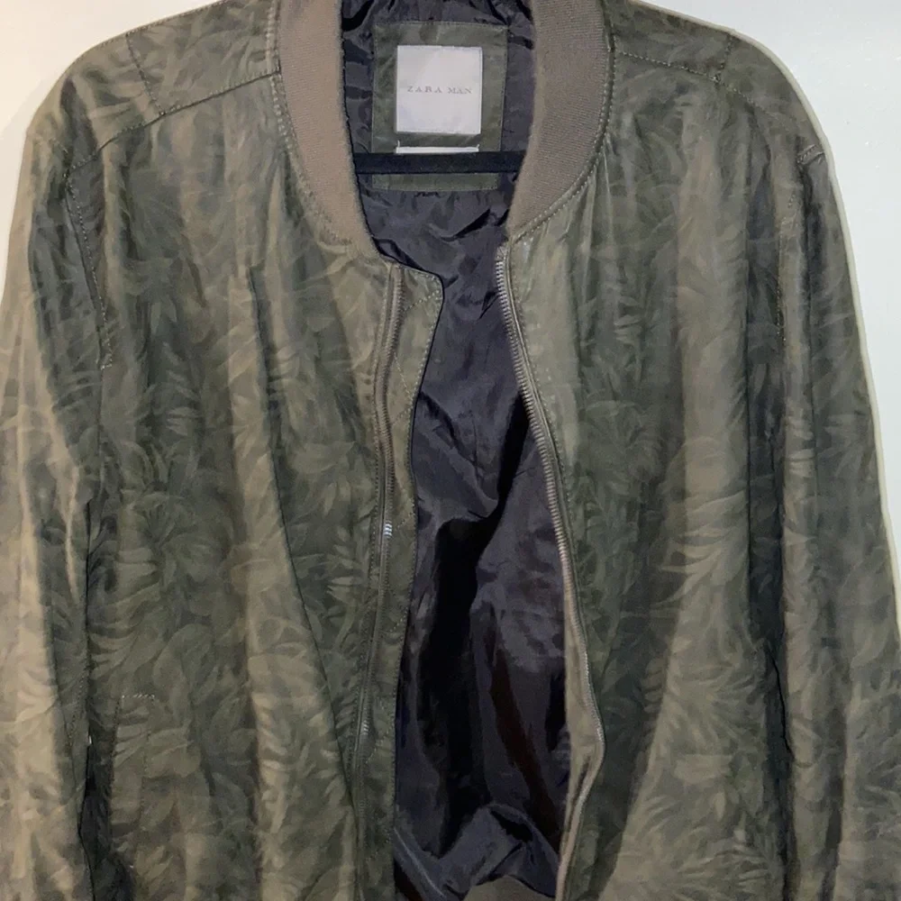 Green jacket - Picture 2 of 3